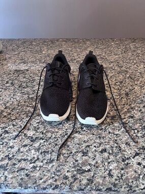 Nike Youth Roshe G golf shoes 5Y, like new